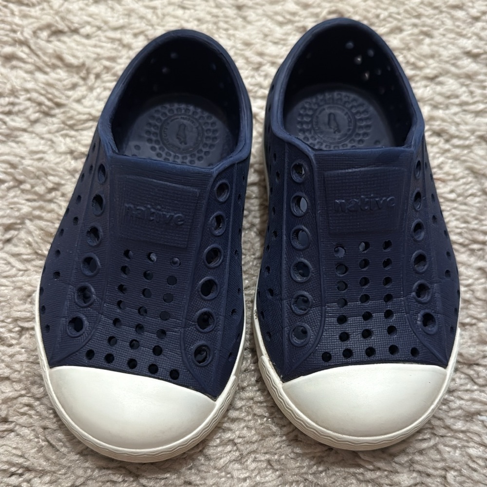 Native Kids Slip-On Water Shoes in Navy and White